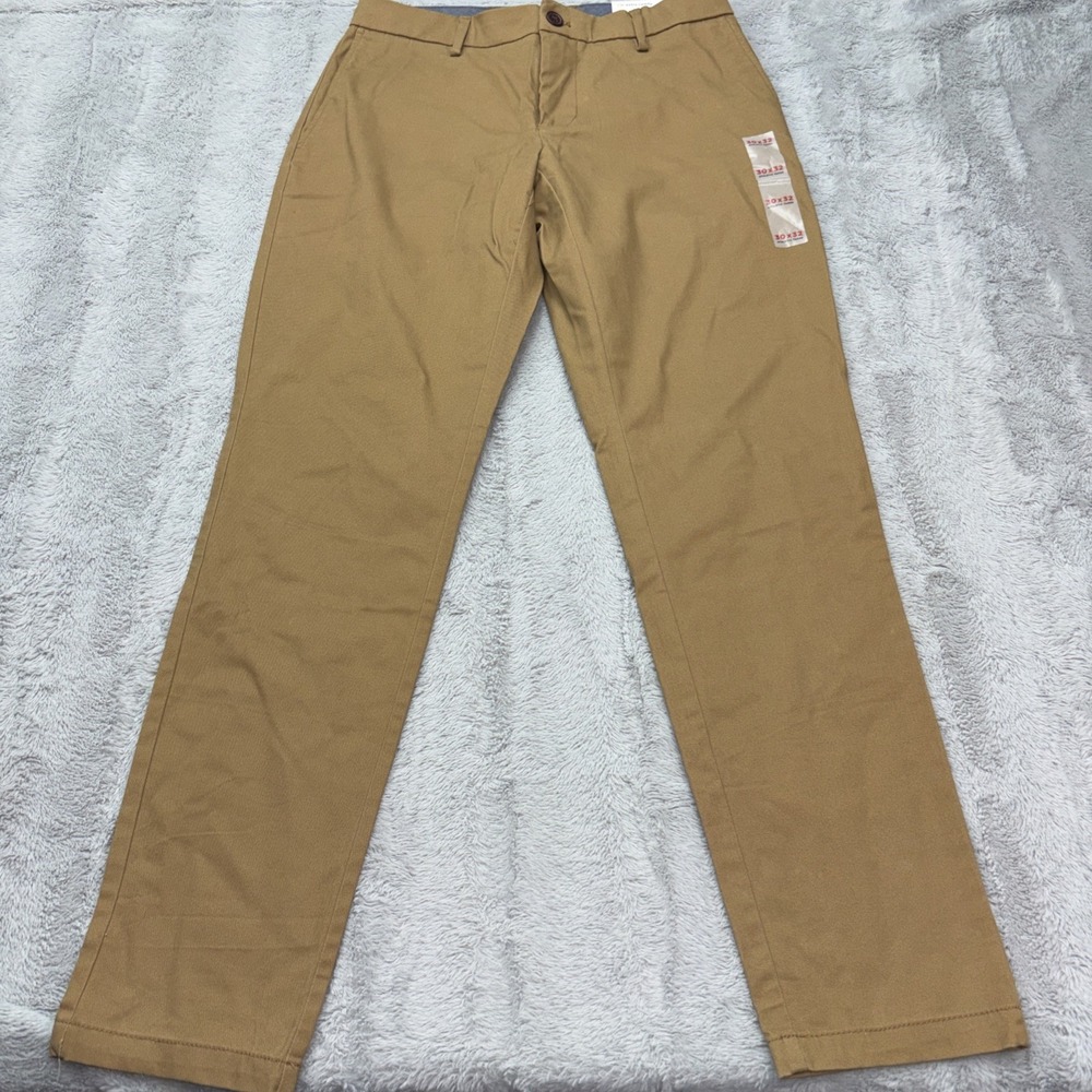 Old Navy Athletic Taper Built In Flex Khaki Pants Mens 30x32 Tan NEW